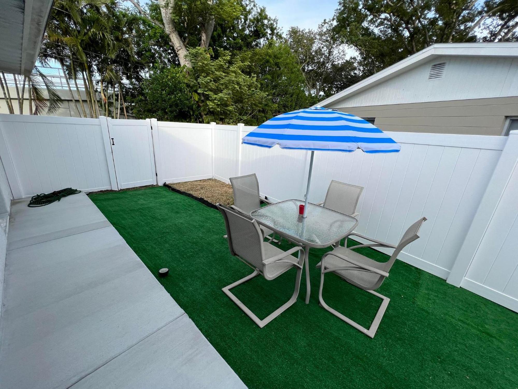 Cozy Private Studio W/Own Yard - 3Mi From Beach Семинол Экстерьер фото
